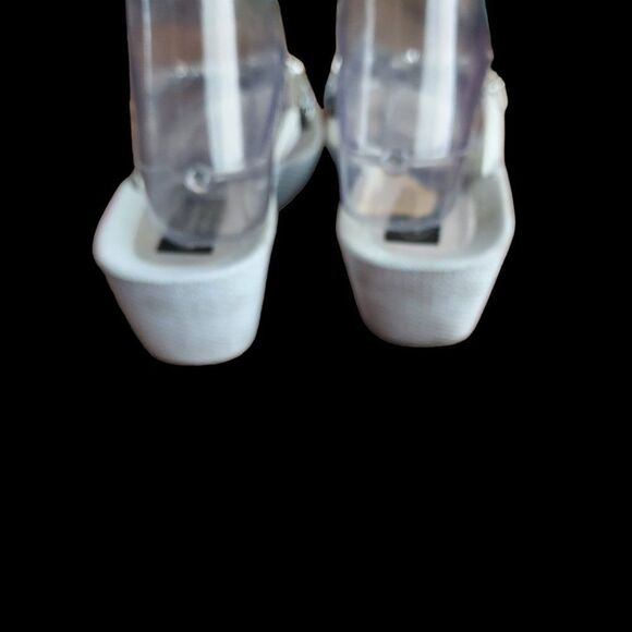 Grandco sandals EX COND   size 8   Silver and white - Picture 3 of 5